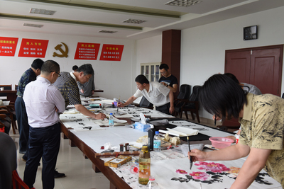 濰坊市文聯文藝志愿服務走進安丘山區，點亮鄉村文藝創作之光